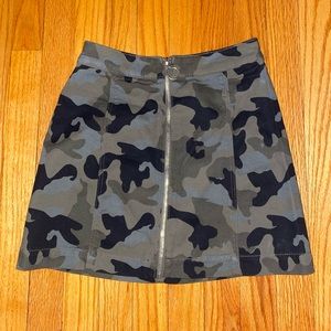 NWT camo skirt 😎